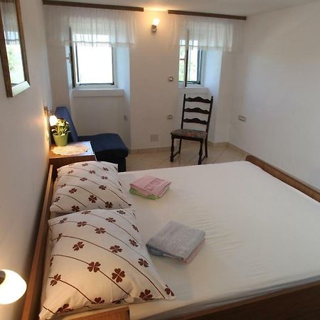 Accommodation Lily Vrana  Extérieur photo