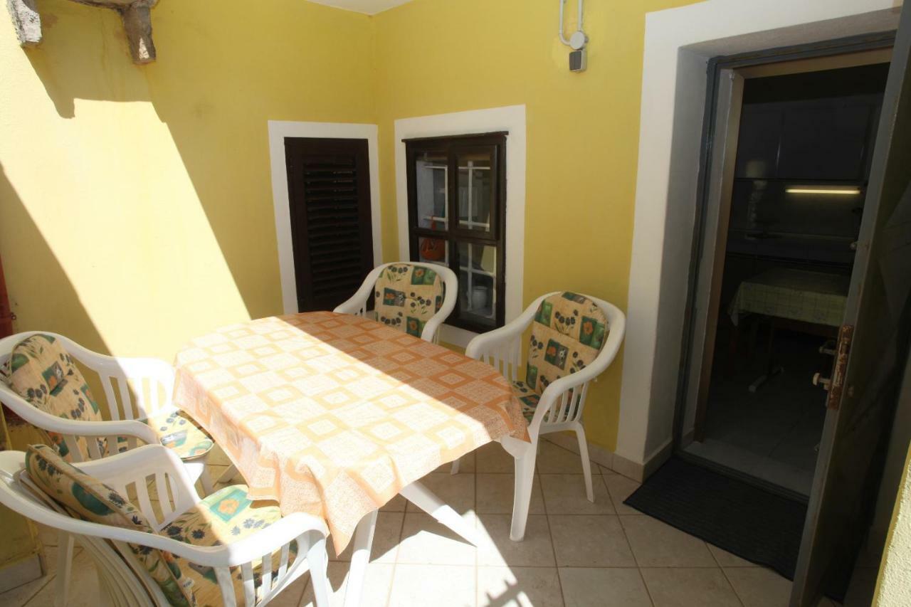 Accommodation Lily Vrana  Extérieur photo