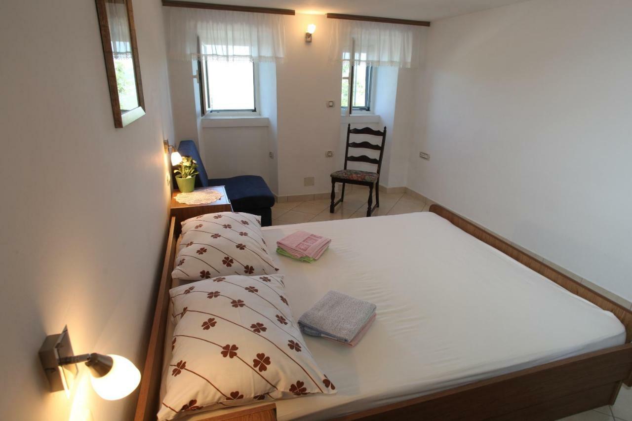 Accommodation Lily Vrana  Extérieur photo