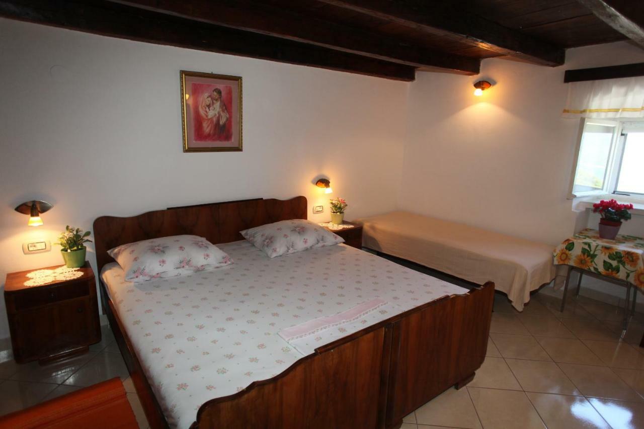 Accommodation Lily Vrana  Extérieur photo