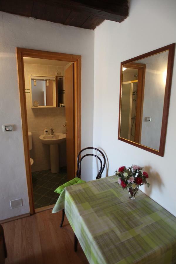 Accommodation Lily Vrana  Extérieur photo